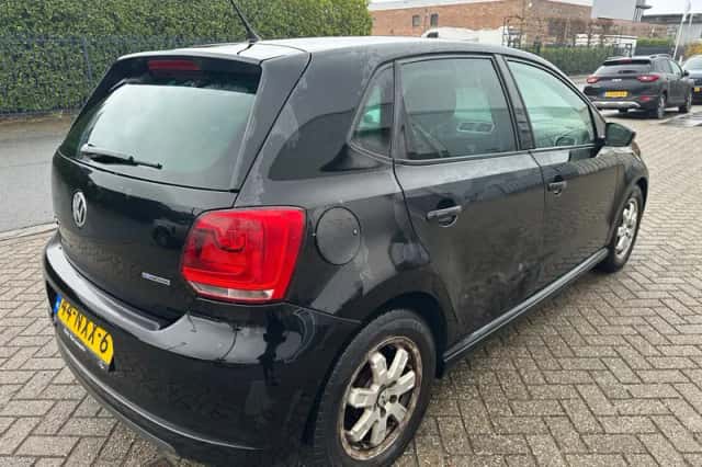 Volkswagen Polo (2011) thumbnail 3
