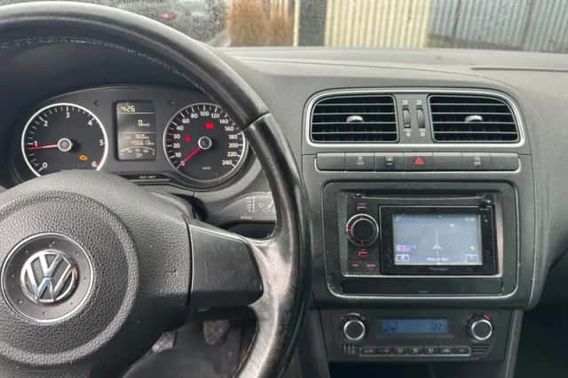 Volkswagen Polo (2011) thumbnail 6