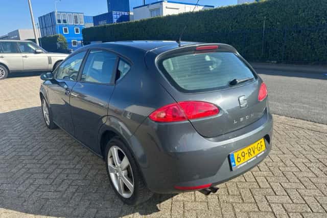 SEAT Leon (2007) thumbnail 2