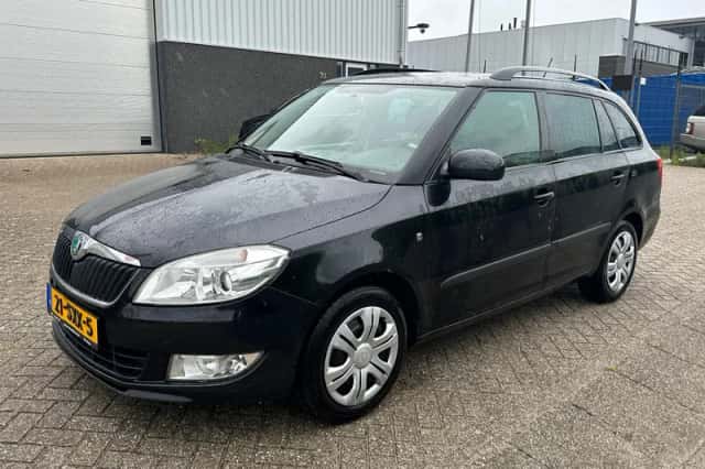 Škoda Fabia (2012) thumbnail 1