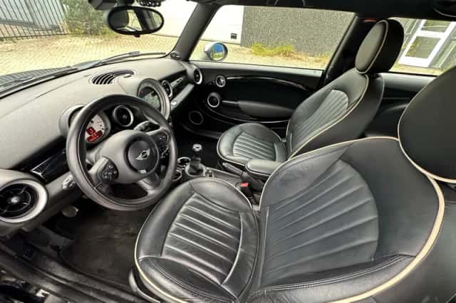 MINI Cooper (2013) thumbnail 6
