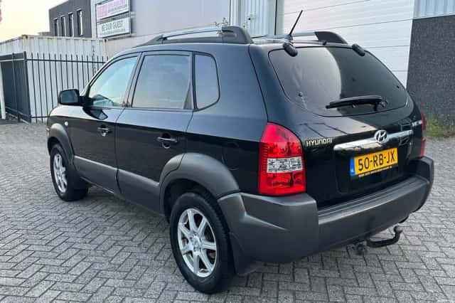 Hyundai Tucson (2005) thumbnail 2