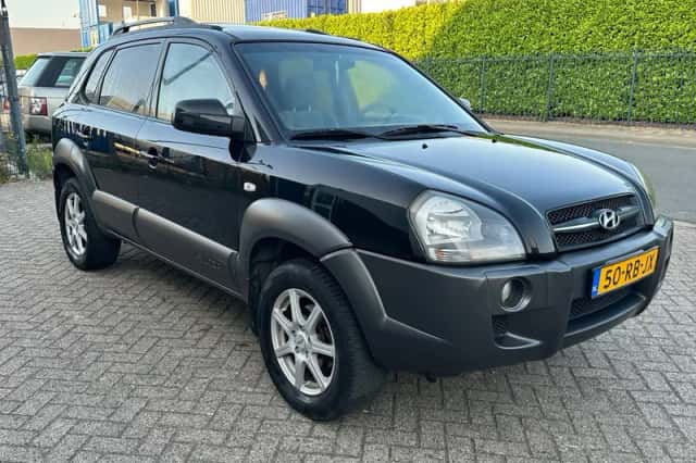 Hyundai Tucson (2005) thumbnail 4