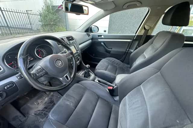 Volkswagen Golf (2010) thumbnail 5