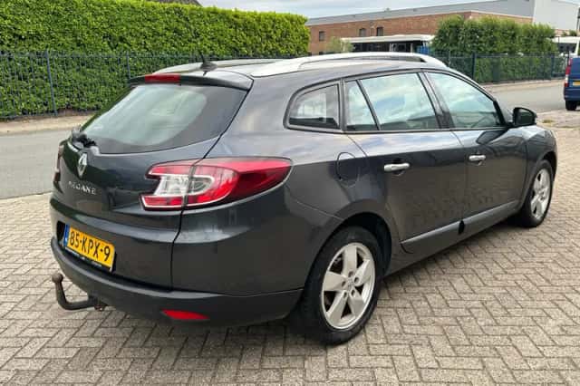 Renault Mégane (2010) thumbnail 3