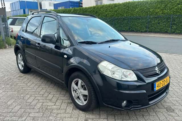 Suzuki SX4 (2008) thumbnail 4