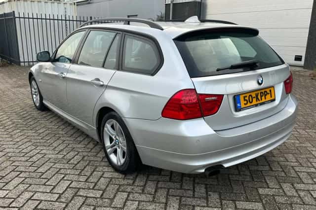 BMW 3-Serie (2010) thumbnail 2