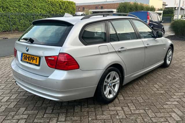 BMW 3-Serie (2010) thumbnail 3
