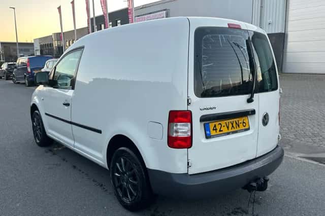 Volkswagen Caddy (2008) thumbnail 2