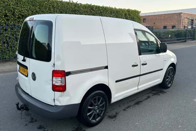 Volkswagen Caddy (2008) thumbnail 3