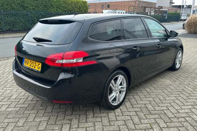 Peugeot 308 (2015) thumbnail 3