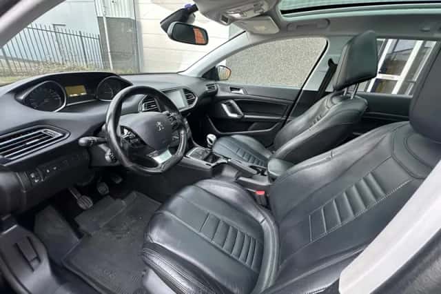 Peugeot 308 (2015) thumbnail 5