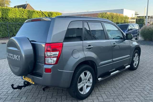 Suzuki Grand Vitara (2007) thumbnail 3