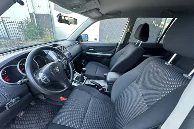 Suzuki Grand Vitara (2007) thumbnail 5