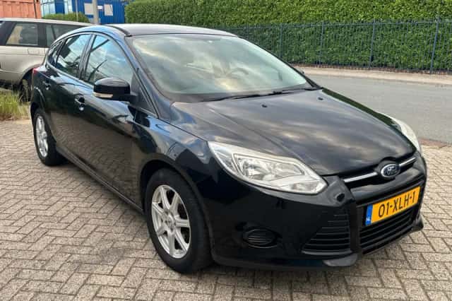Ford Focus (2012) thumbnail 4