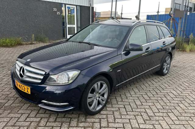 Mercedes-Benz C-Klasse (2011) thumbnail 1