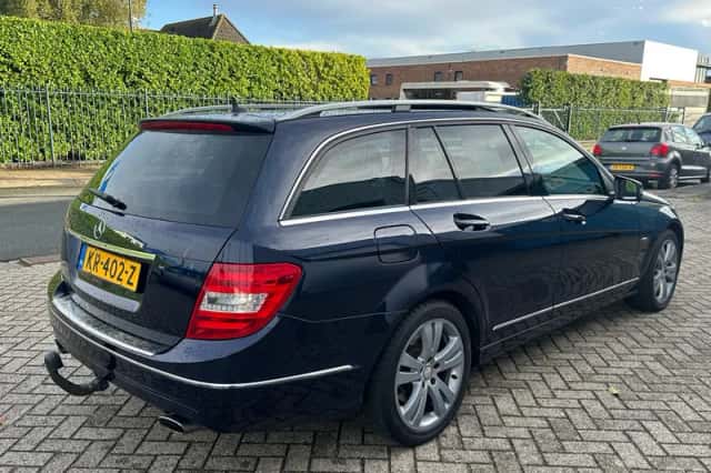 Mercedes-Benz C-Klasse (2011) thumbnail 3