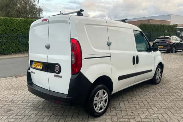 Fiat Doblò (2016) thumbnail 3