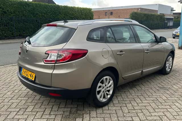 Renault Mégane (2013) thumbnail 3