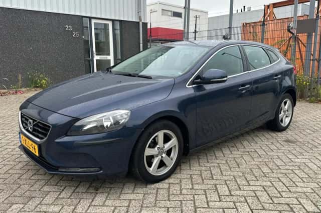 Volvo V40 (2014) thumbnail 1