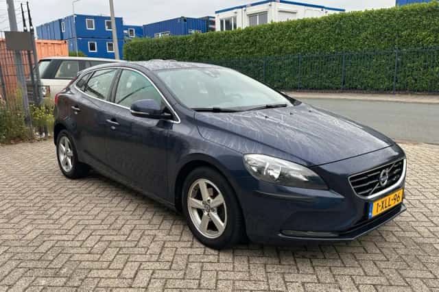 Volvo V40 (2014) thumbnail 4