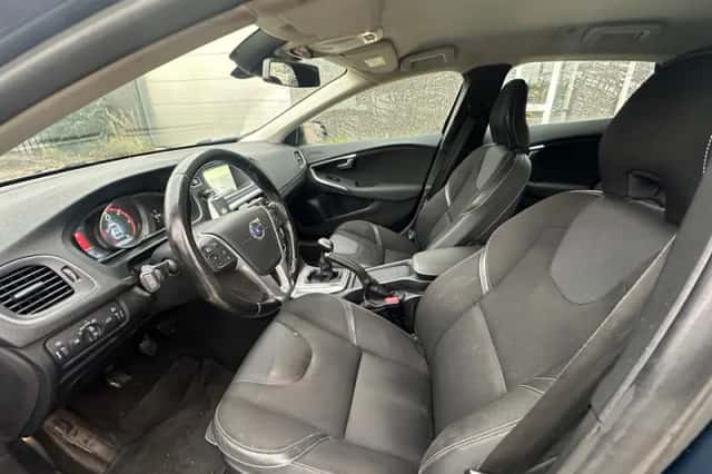 Volvo V40 (2014) thumbnail 5