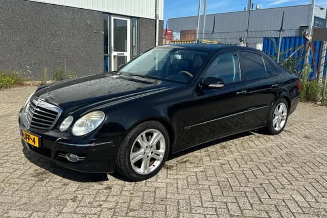 Mercedes-Benz E-Klasse (2008) thumbnail 1