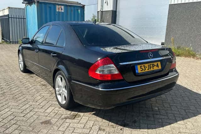 Mercedes-Benz E-Klasse (2008) thumbnail 2