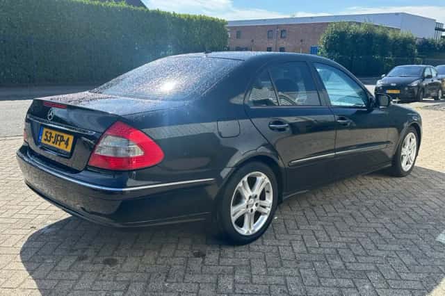 Mercedes-Benz E-Klasse (2008) thumbnail 3