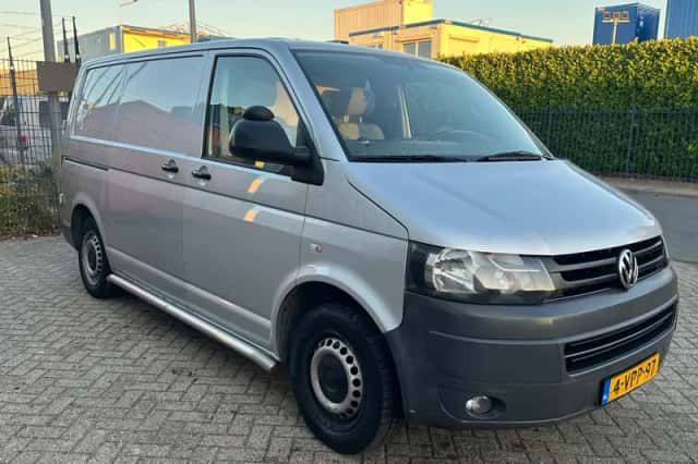Volkswagen Transporter (2011) thumbnail 4