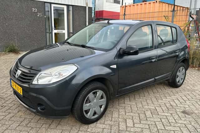 Dacia Sandero (2010) thumbnail 1