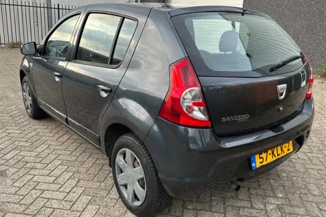 Dacia Sandero (2010) thumbnail 2