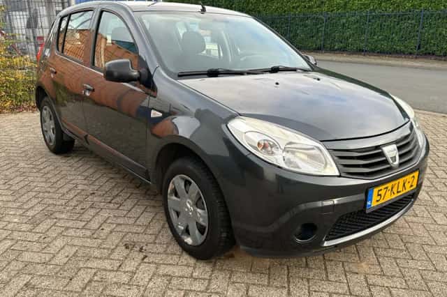 Dacia Sandero (2010) thumbnail 4