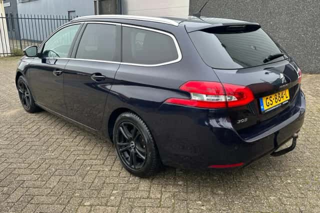 Peugeot 308 (2015) thumbnail 2