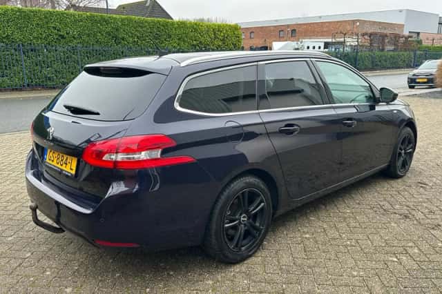Peugeot 308 (2015) thumbnail 3