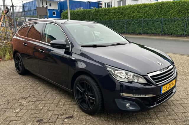 Peugeot 308 (2015) thumbnail 4