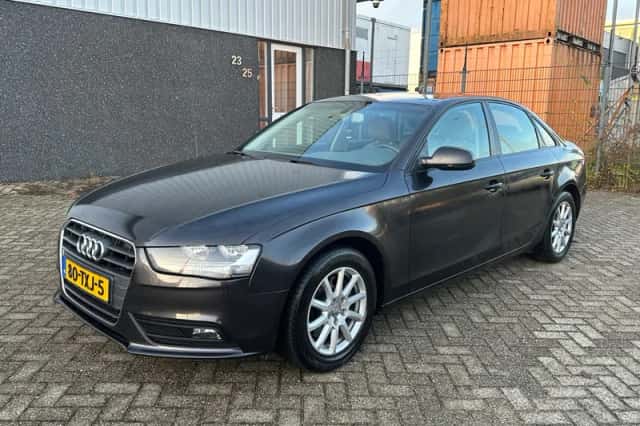 Audi A4 (2012) thumbnail 1