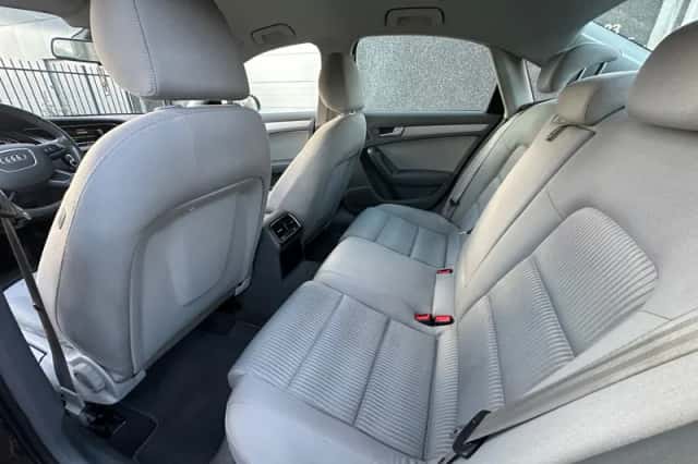 Audi A4 (2012) thumbnail 6