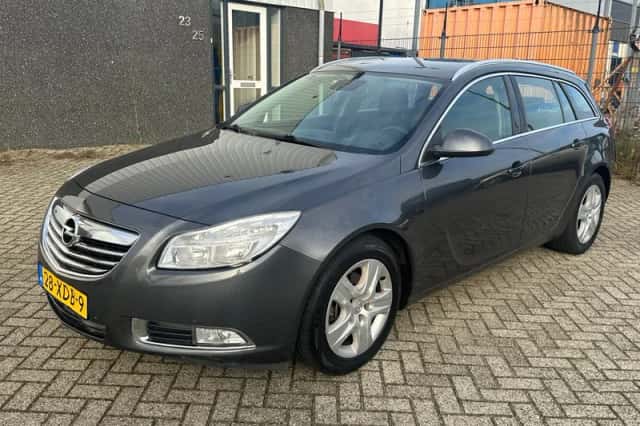 Opel Insignia Sports Tourer (2012) thumbnail 1