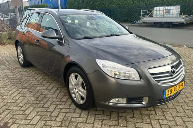 Opel Insignia Sports Tourer (2012) thumbnail 4