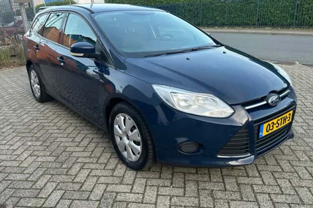 Ford Focus (2011) thumbnail 4