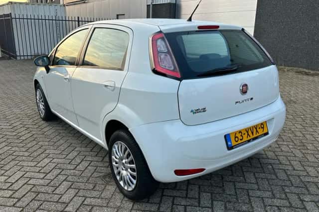 Fiat Punto (2012) thumbnail 2