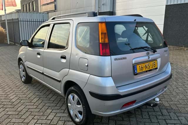 Suzuki Ignis (2004) thumbnail 2