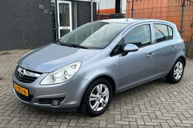 Opel Corsa (2009) thumbnail 1