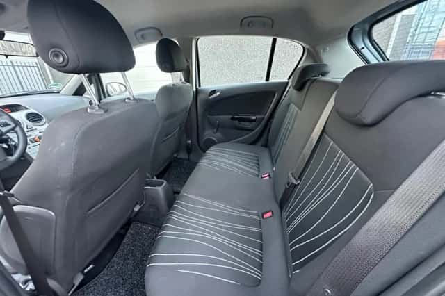 Opel Corsa (2009) thumbnail 6