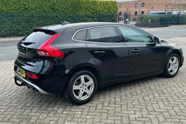 Volvo V40 (2015) thumbnail 3