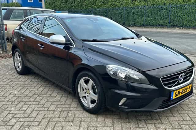 Volvo V40 (2015) thumbnail 4