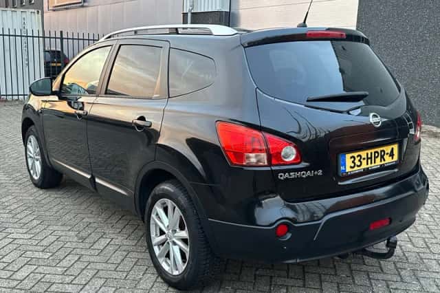 Nissan Qashqai (2009) thumbnail 2
