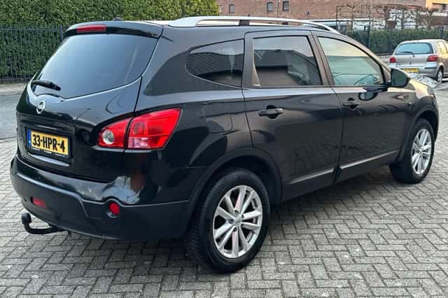 Nissan Qashqai (2009) thumbnail 3