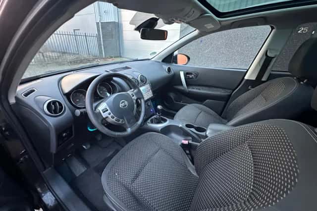 Nissan Qashqai (2009) thumbnail 5